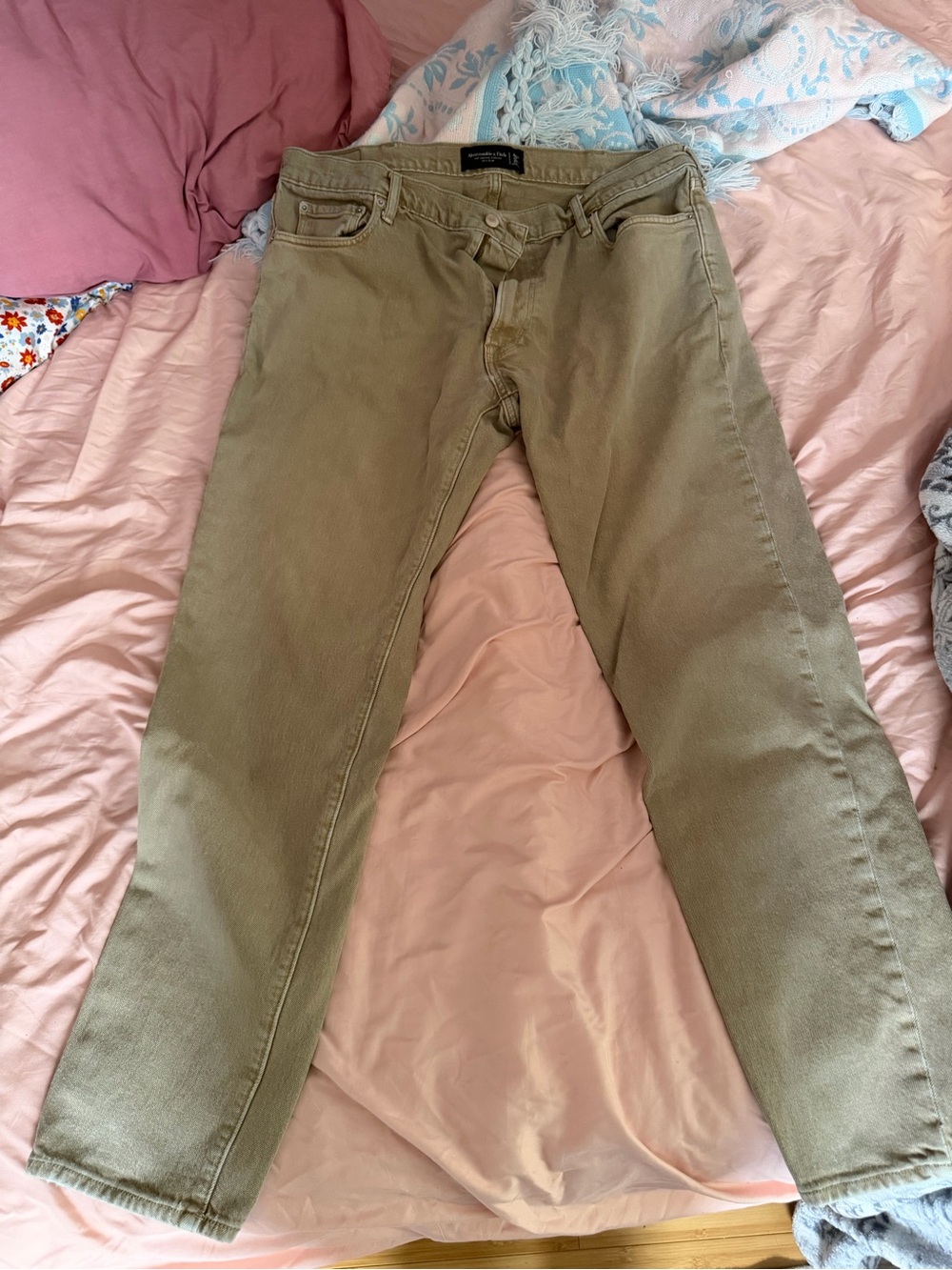 Abercrombie & Fitch Straight-Leg Jeans